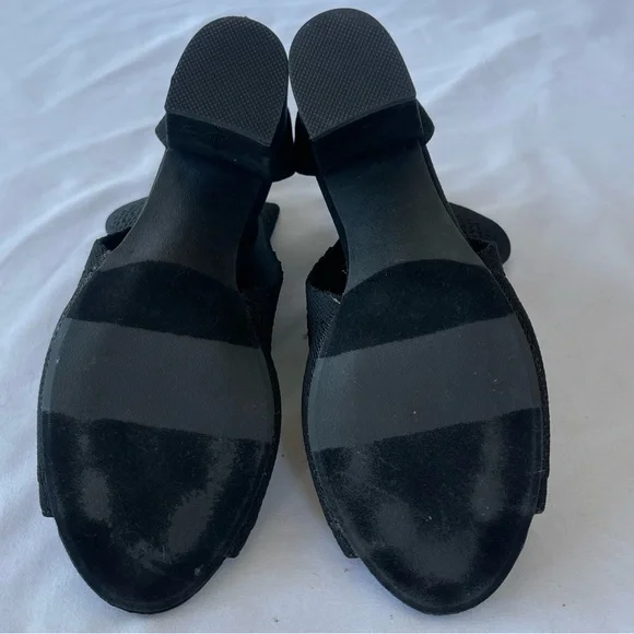 Report Tarragon Peep Toe Perforated Ankle Women’s Bootie Size 6.5 - Picture 9 of 10